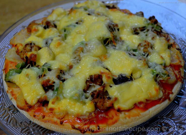 Chicken Capsicum Onion Pizza Recipe